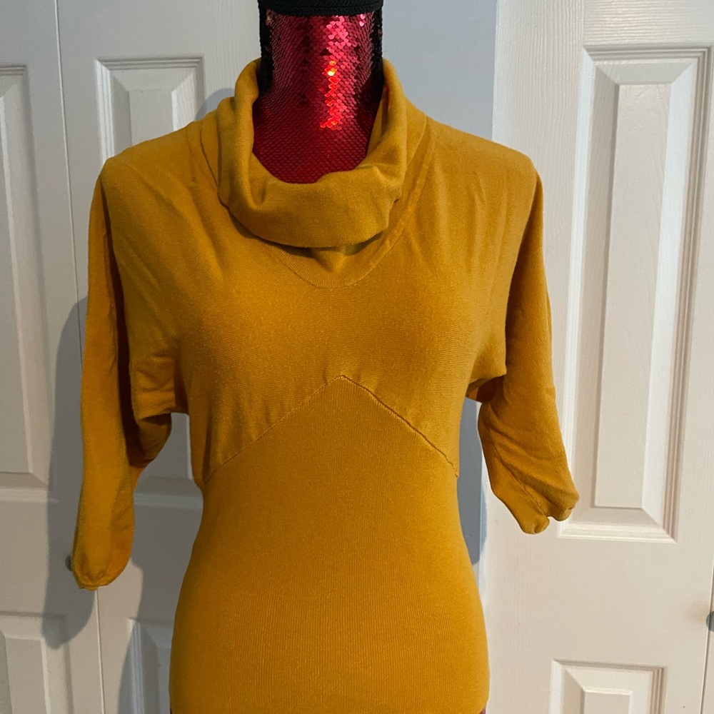 Sweater - Picture 2 of 5